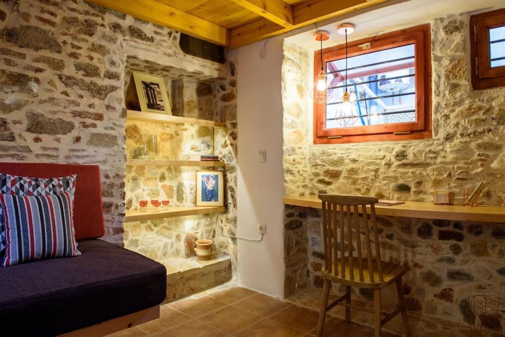 Lavrio Stone House 5 Min From The Centre/Port Apartment Exterior photo
