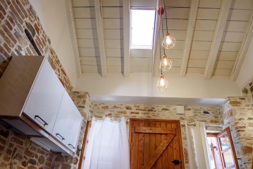Lavrio Stone House 5 Min From The Centre/Port Apartment Exterior photo